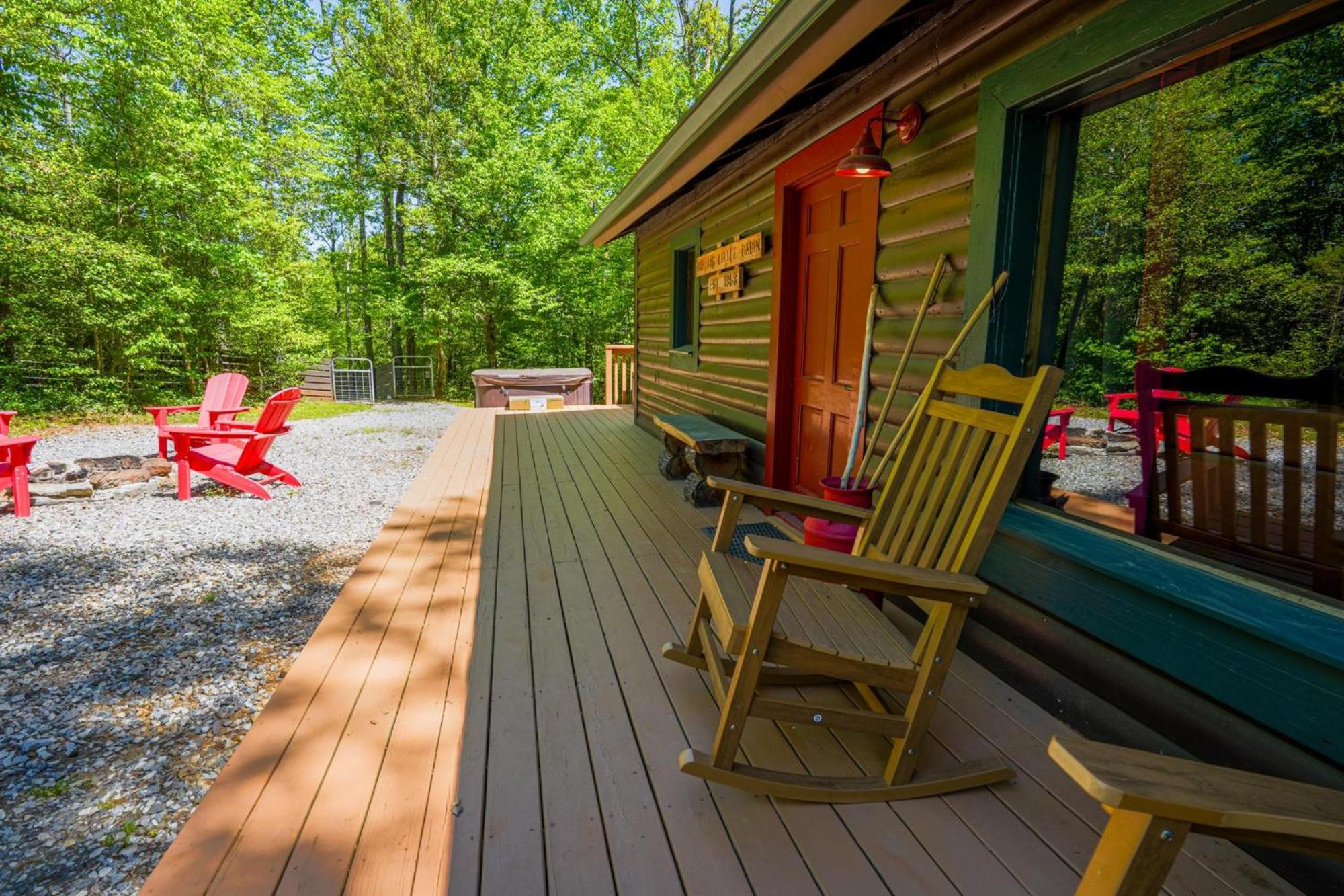 The Big Little Cabin - Hot Tub & Playground Dahlonega Exterior photo