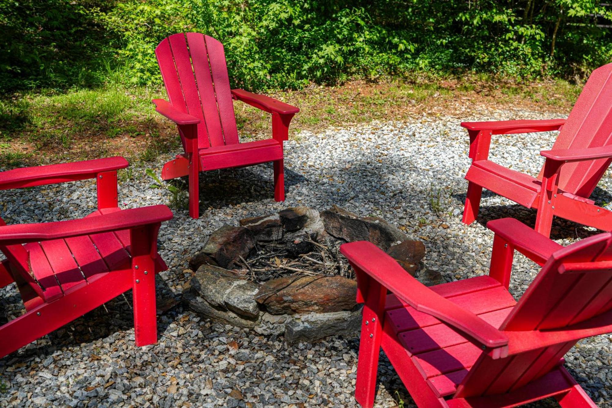 The Big Little Cabin - Hot Tub & Playground Dahlonega Exterior photo