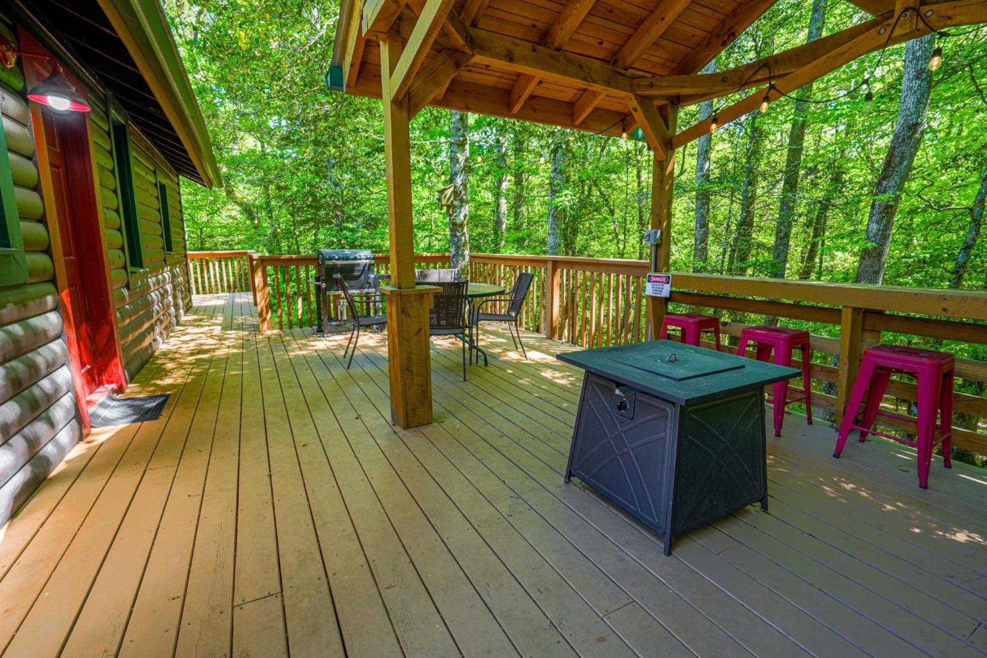 The Big Little Cabin - Hot Tub & Playground Dahlonega Exterior photo